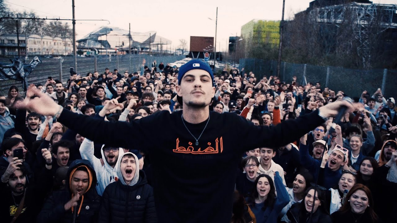 Bekar est "Entre 4 murs"