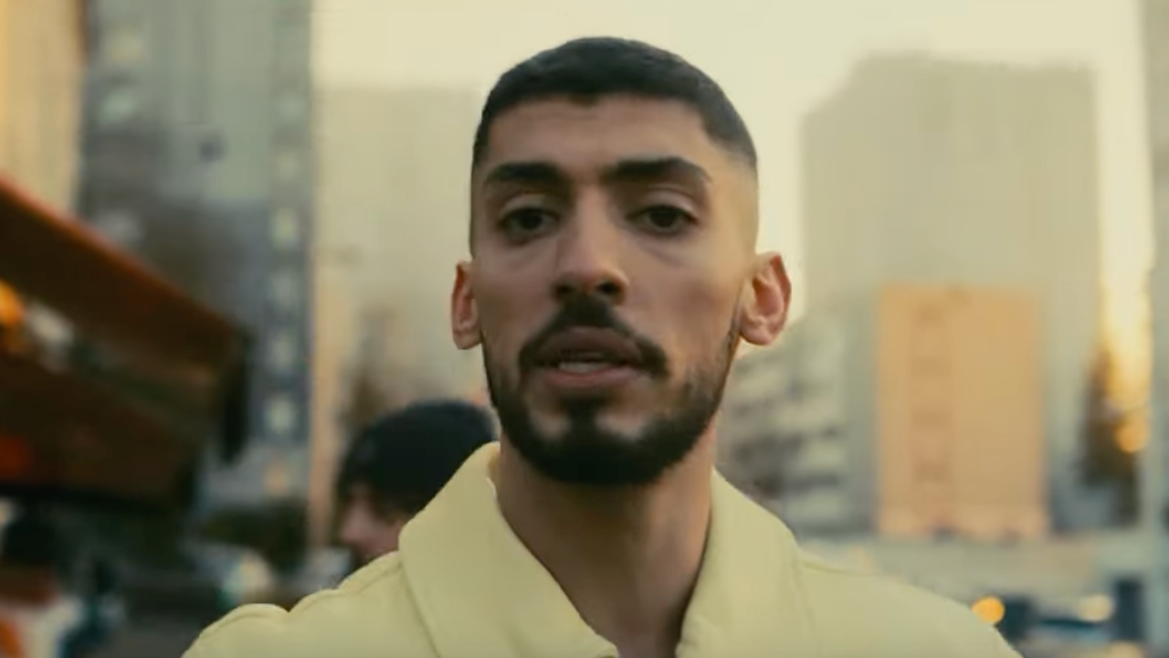 Bilton est dans la rue comme "Marlo"