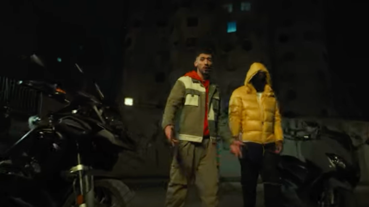 Bilton nous présente "Les filles d'à côté" Bilton nous présente "Les filles d'à côté"