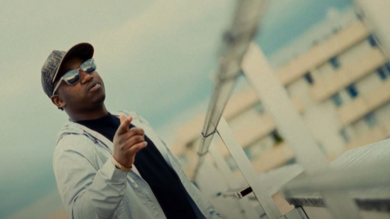 Bouss enchaîne déjà avec "Nowhere"