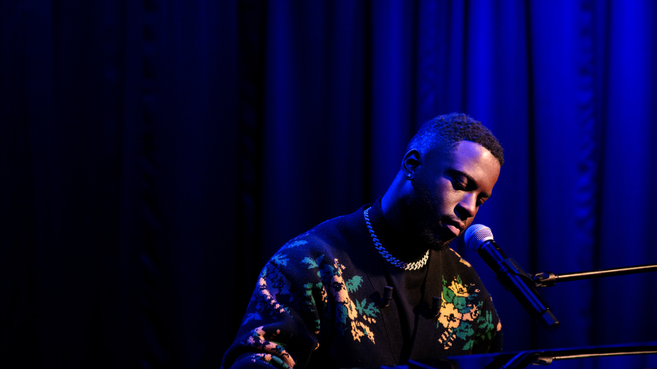 Bramsito en Live Session pour "Tous Les Mêmes"