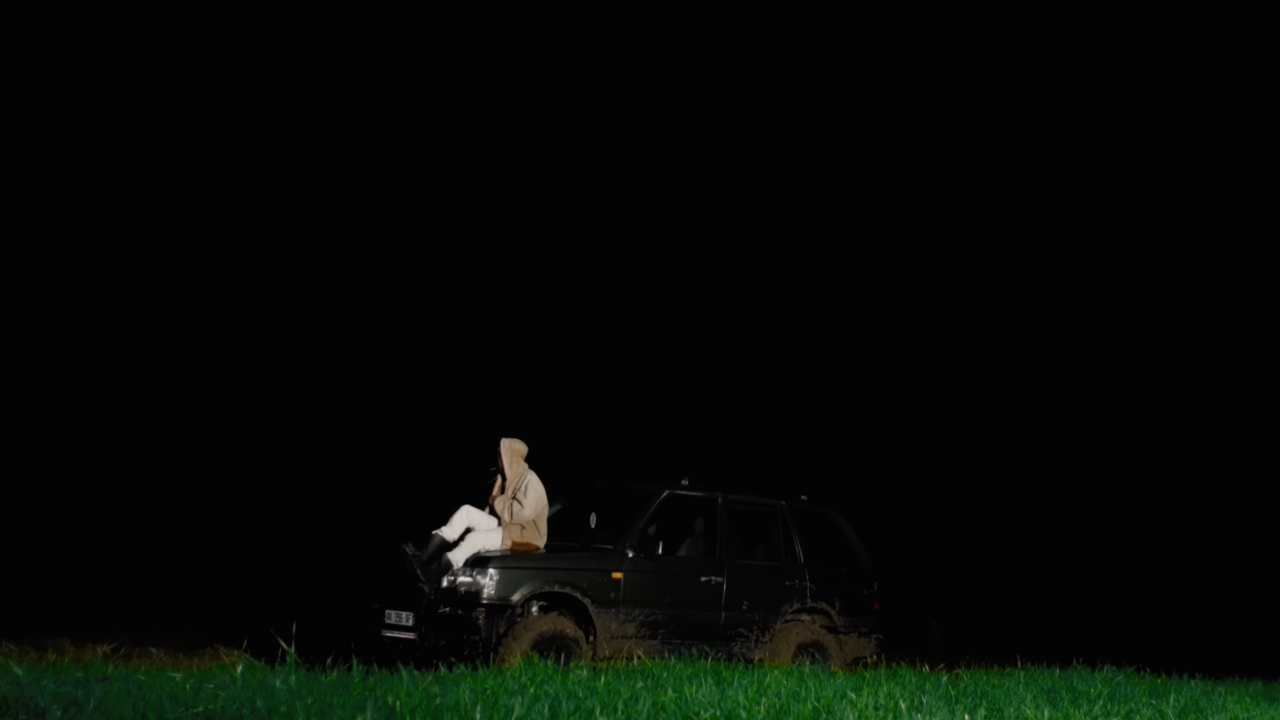 Bu$hi sort de są cave dans "Batman"