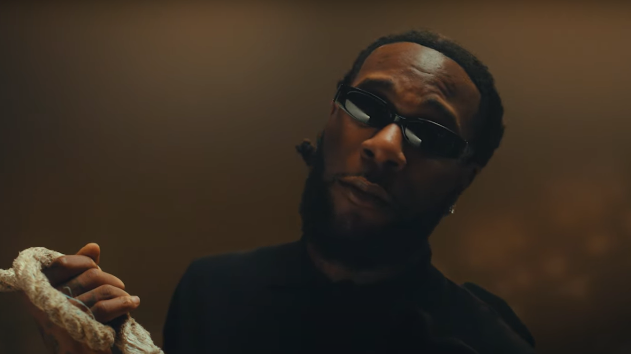 Burna Boy fait un "Update" ! Burna Boy fait un "Update" !