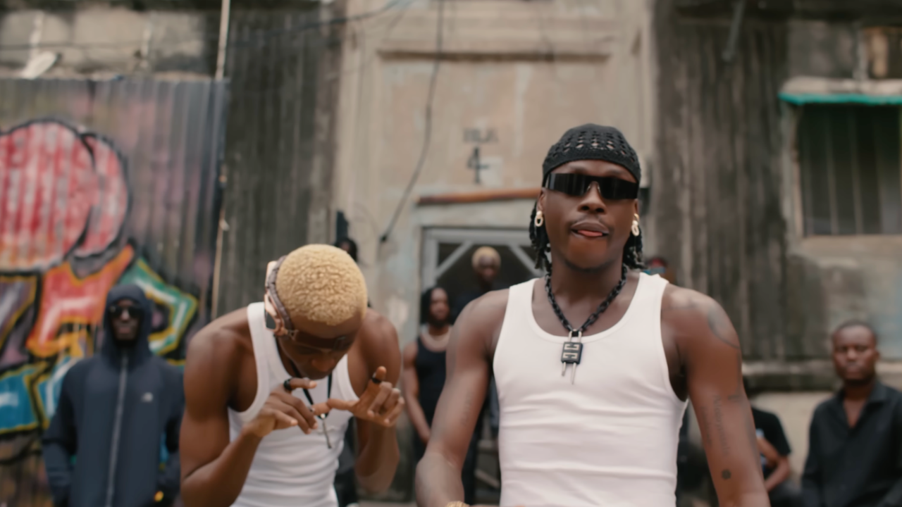 Cheque est un "Hustler" dans son dernier clip avec Fireboy DML