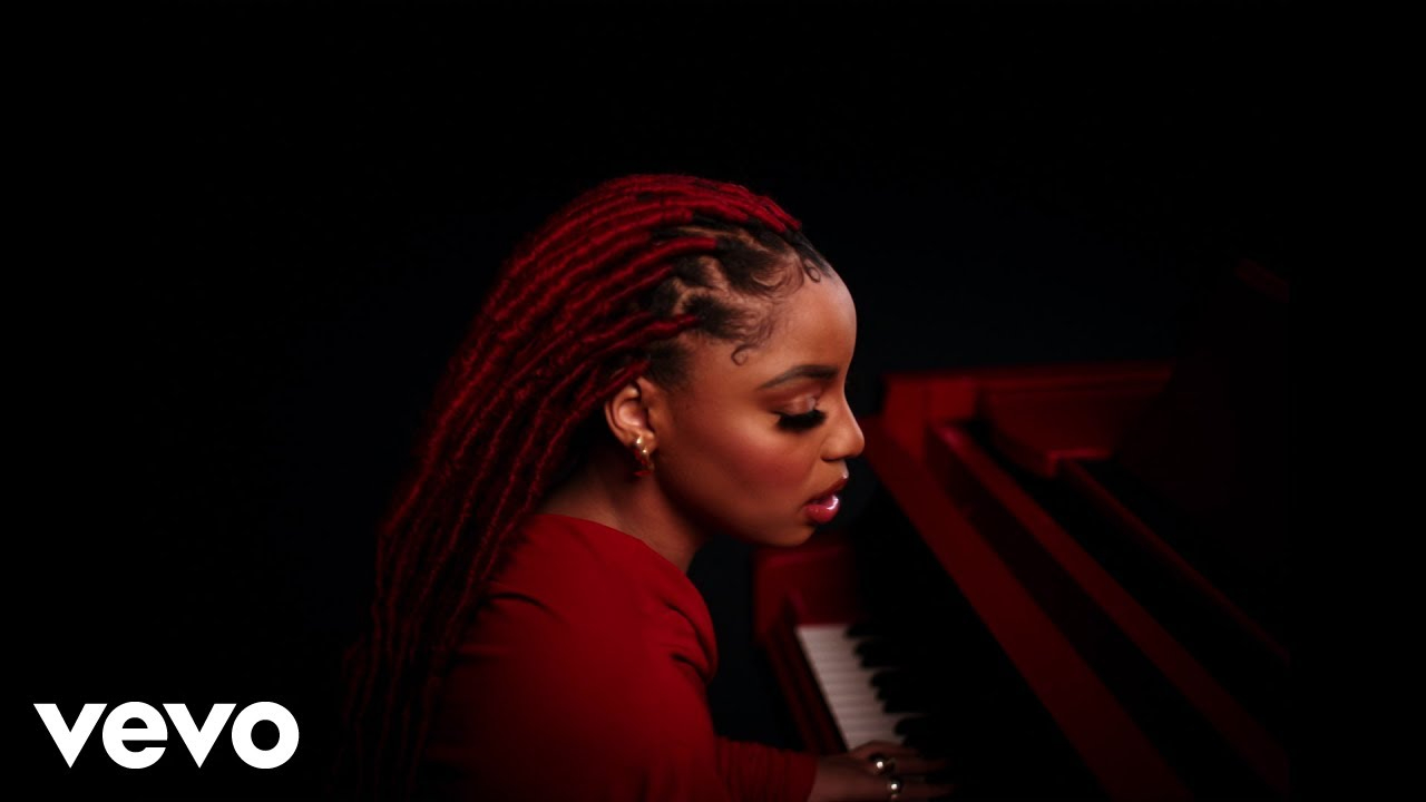 Chlöe révèle le clip de "In Pieces"