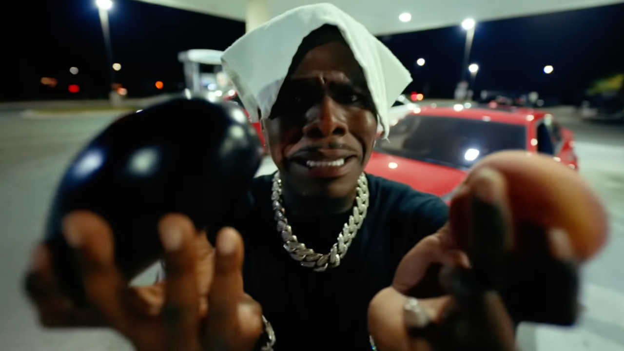 DaBaby est bouillant dans son nouveau freestyle : "Peaches & Eggplants"