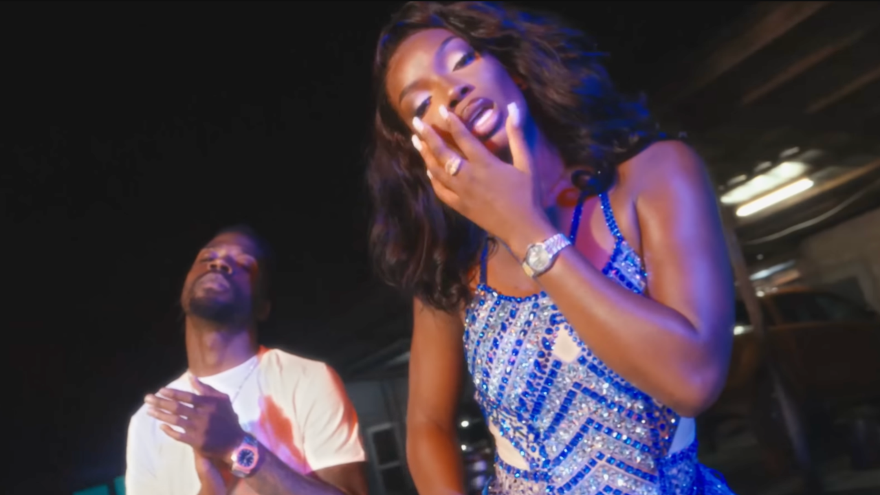 Davinhor ft Sindika mettent le feu avec "APOUTCHOU" !