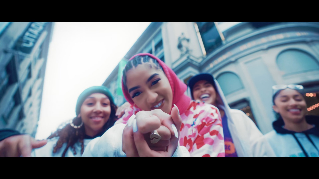 Djeneva est "Le sang de la veine" Djeneva est "Le sang de la veine"