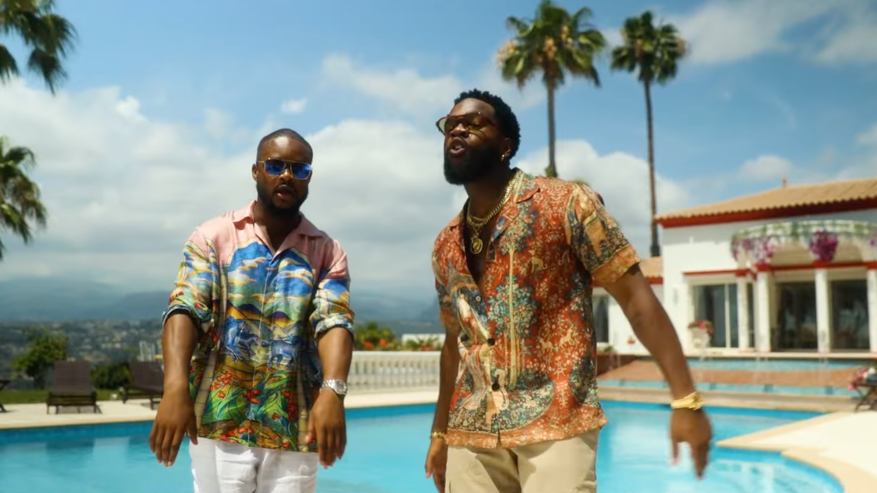 Dosseh en mode été avec Tayc dans "French Riviera"