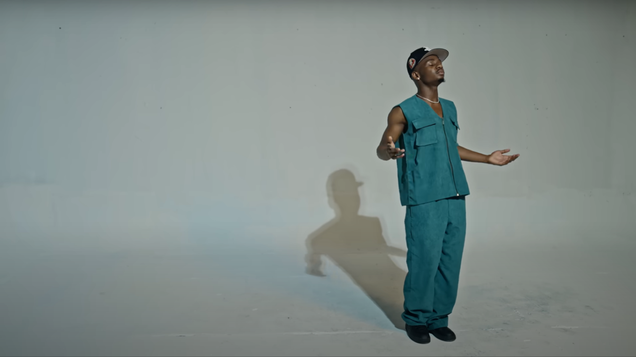 Eboloko sort son clip en tendance sur Tiktok "Santanana" Eboloko sort son clip en tendance sur Tiktok "Santanana"