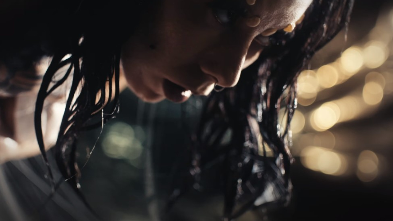 Ekloz torturée dans "Tout Finira" Ekloz torturée dans "Tout Finira"