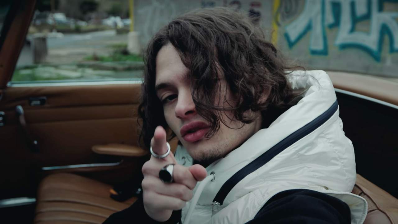 ENOLEVRAI dévoile le clip de son nouveau single "Amnésie"