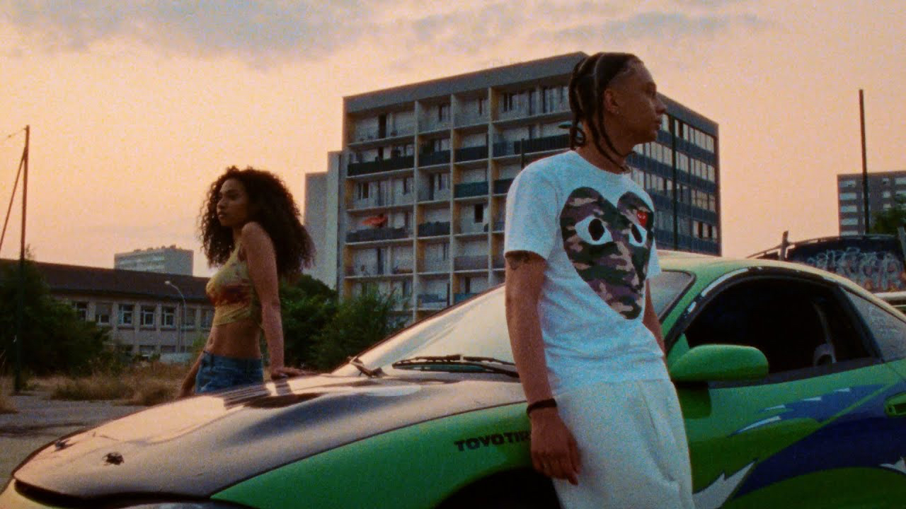 Favé va nous faire danser tout l’été avec son clip "Vibes" !