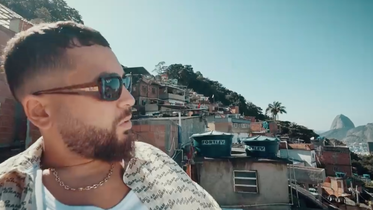 GLK  s'arme avec la musique dans "Parabellum"