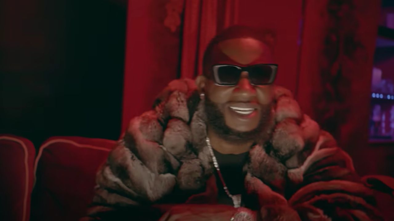 Gucci Mane parle de lui-même dans "Must Be Me"