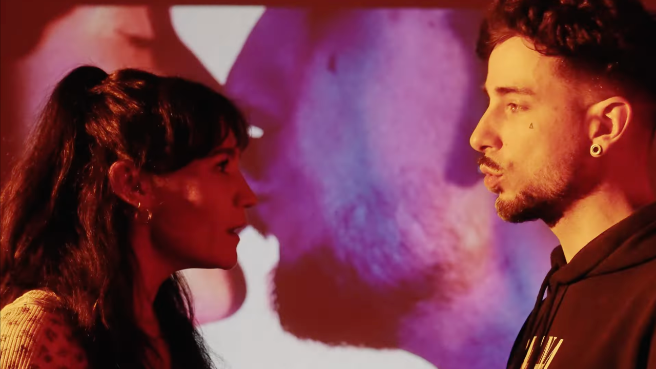 Heskis se livre dans le clip de "Coeur <3"