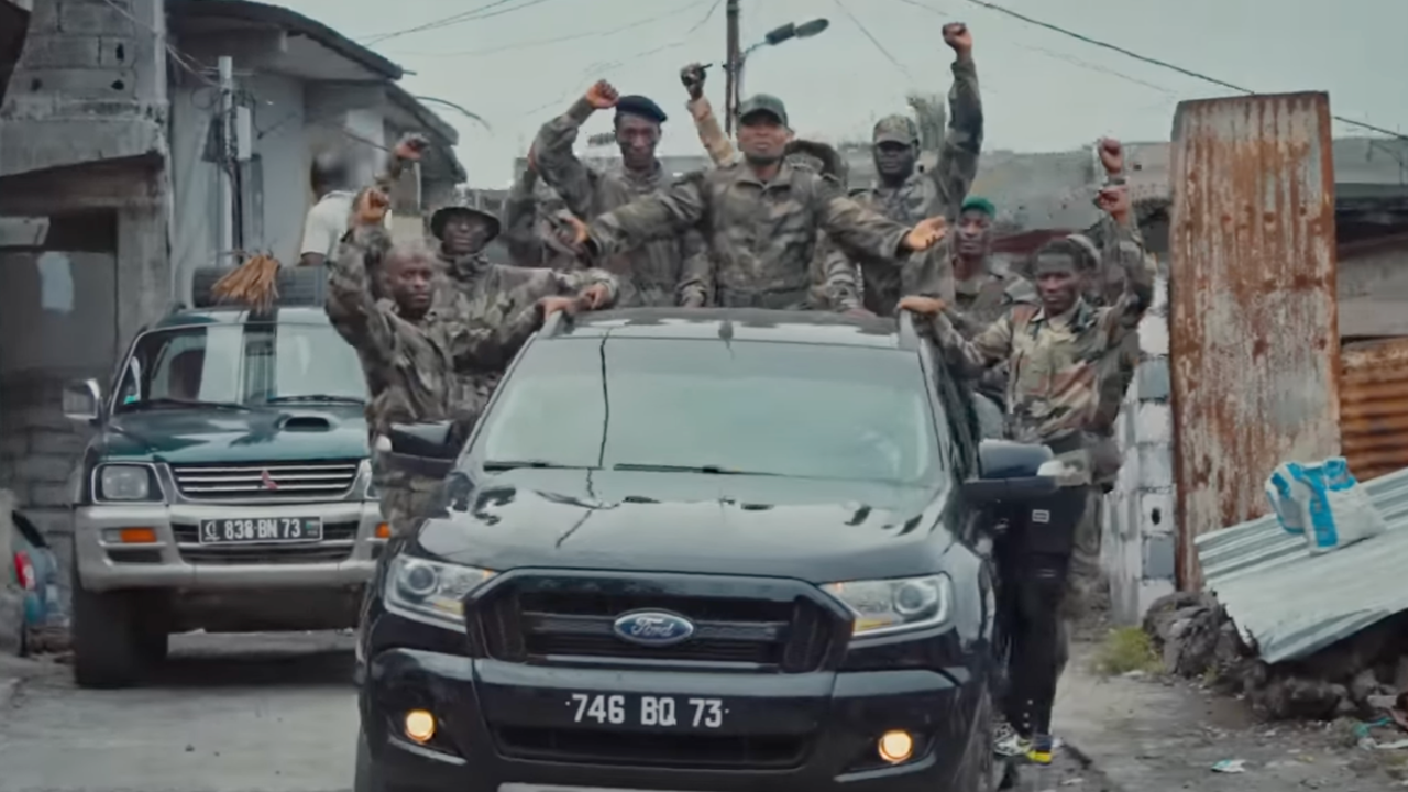 I.K est le "Chef des armées" dans son nouveau clip I.K est le "Chef des armées" dans son nouveau clip