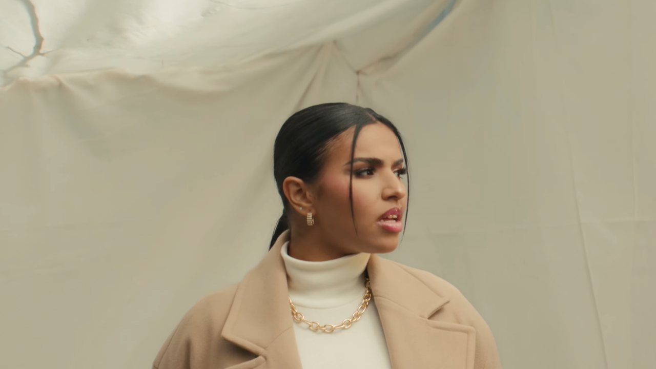 Imen Es rend hommage à son père avec Soprano dans "Si Baba"