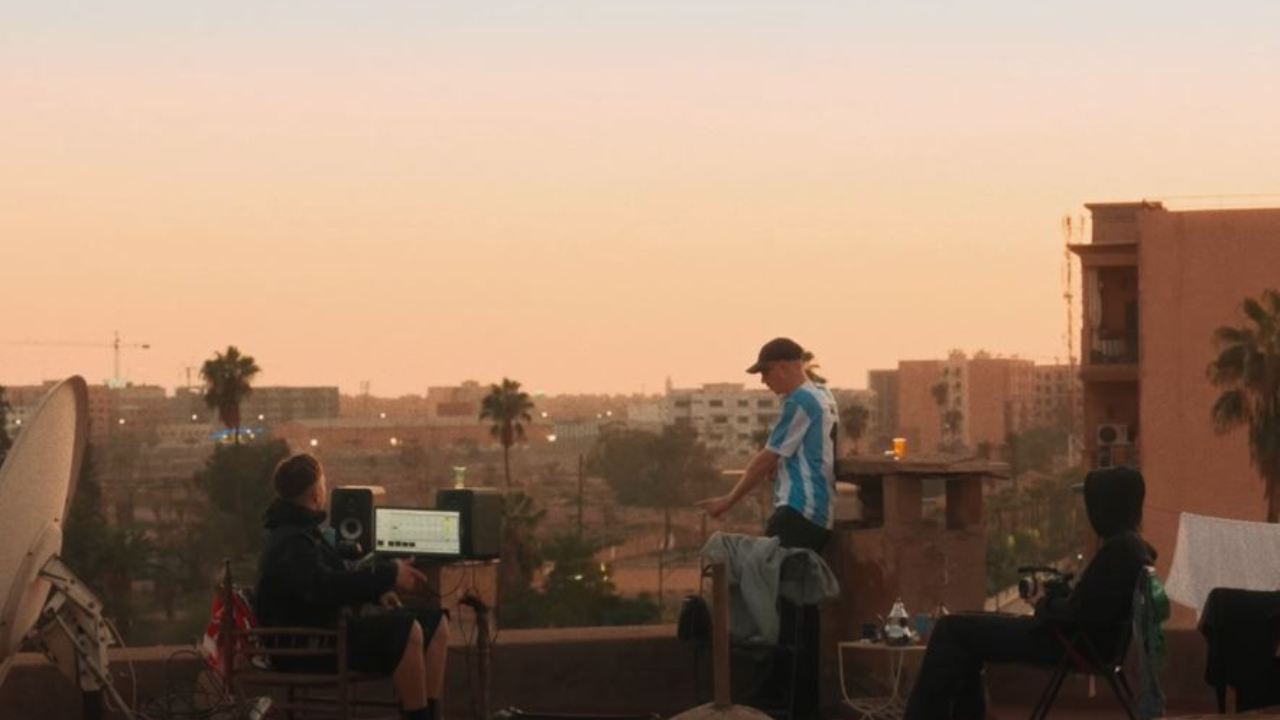 James Loup amer dans "Maillot de foot à Marrakech"