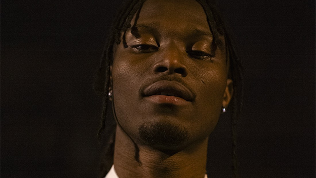 Jaurès évolue dans "La bruine"