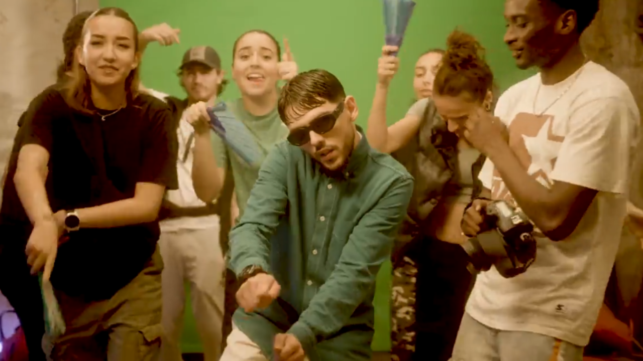 Josas dévoile "En faisant de l'art"