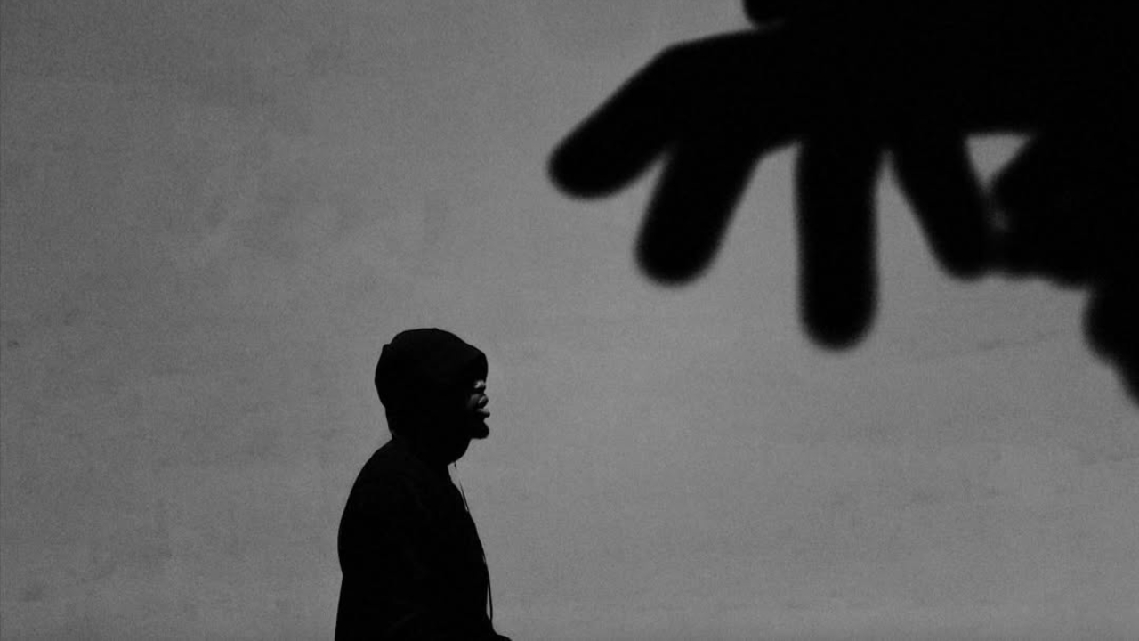 Josman envoie le clip de "Spotlights" rempli de refs Josman envoie le clip de "Spotlights" rempli de refs