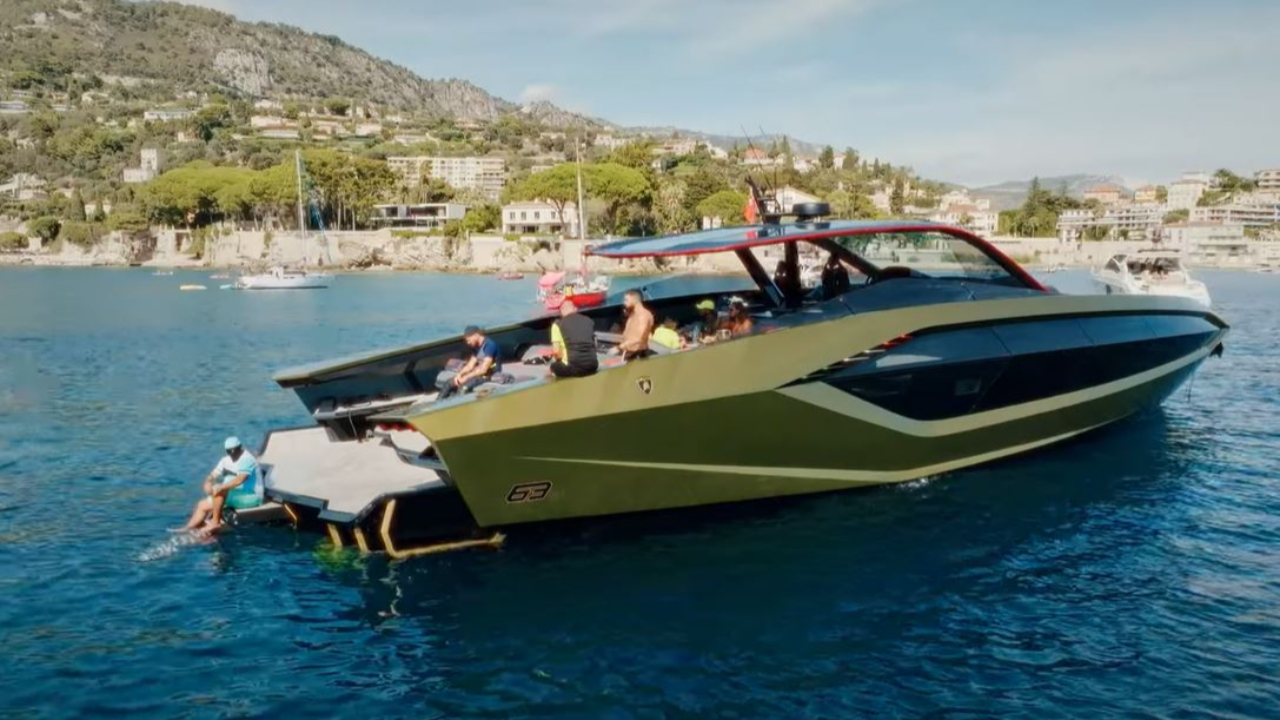 Jul met le bateau en Y dans "Sensations" ! Jul met le bateau en Y dans "Sensations" !