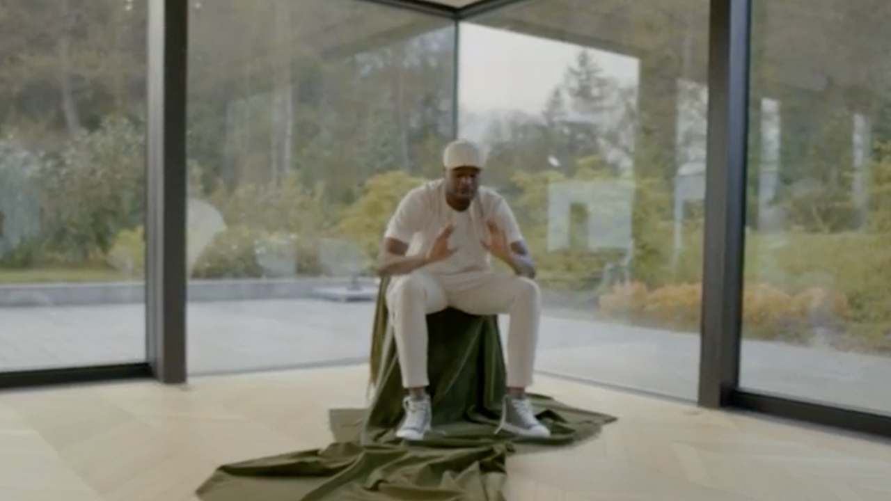 Junior TV danse la "Rumba drill"