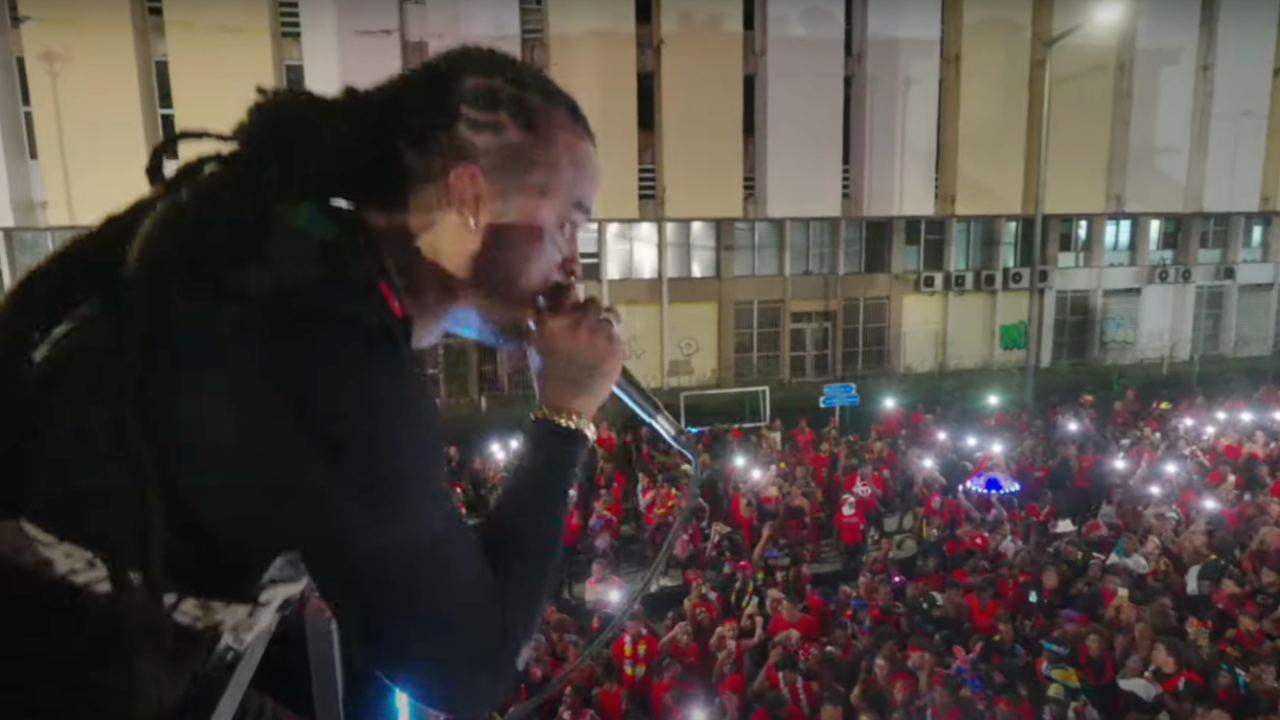 Kalash crache du feu sur "SO COMAN"