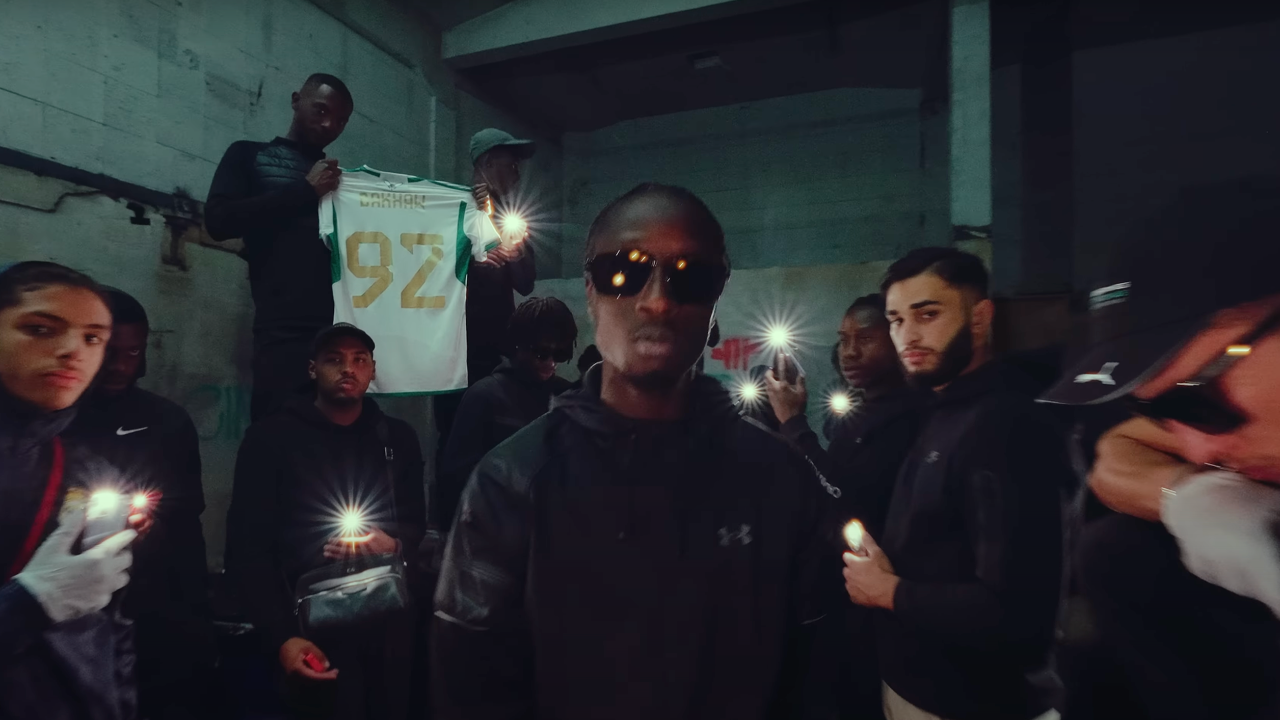 Keuchei de retour avec "AVS"