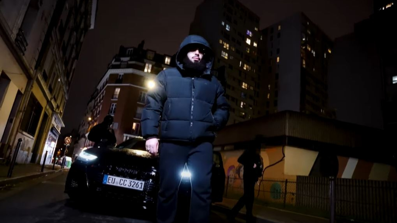 KR Malsain découpe dans "Como te llamas?"