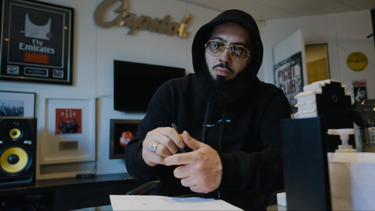 KR Malsain signe un "Gros contrat" chez Capitol