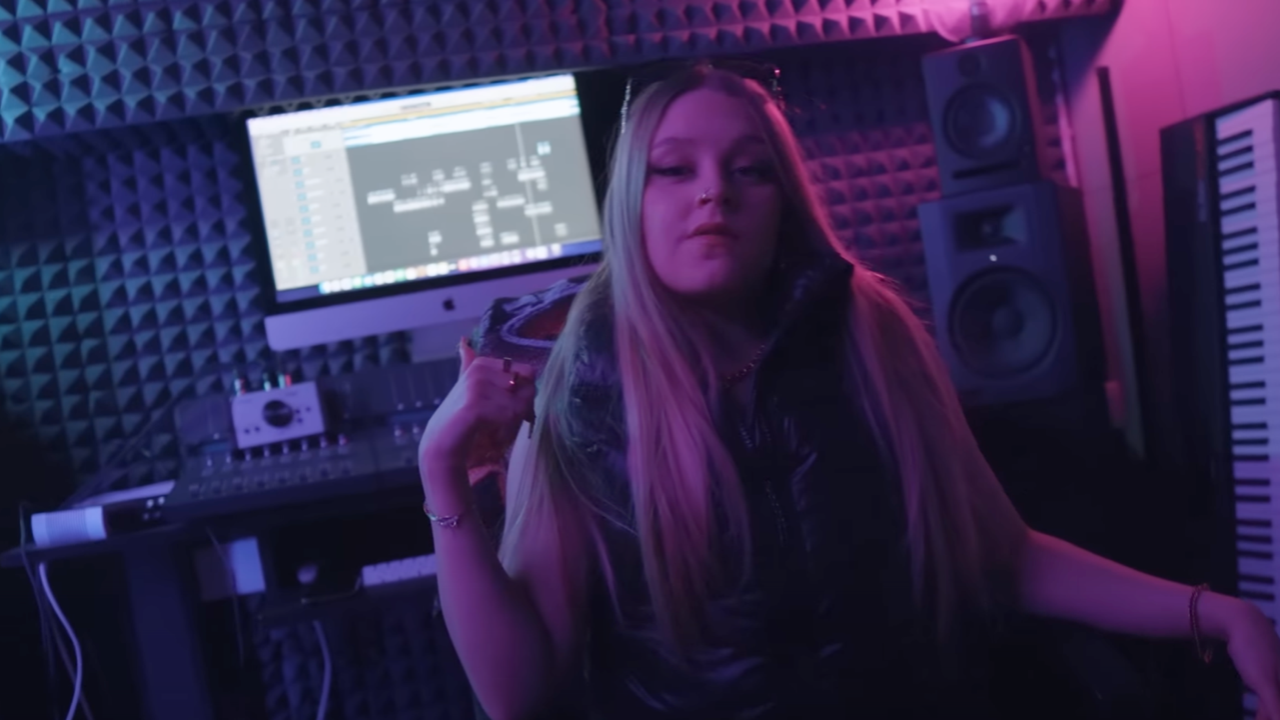 KVMS se dévoile dans "No Time"