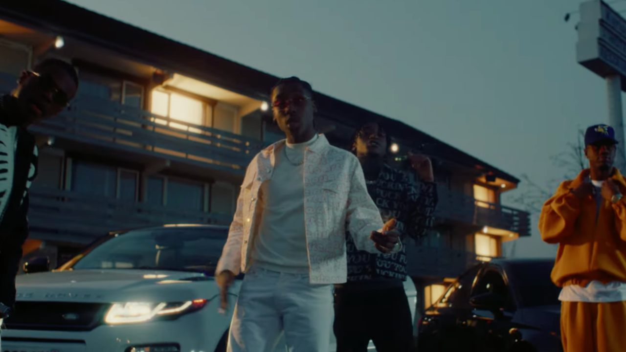 L2B et Franglish se connectent sur un double-morceau, "Dans La Chambre / Money". L2B et Franglish se connectent sur un double-morceau, "Dans La Chambre / Money".