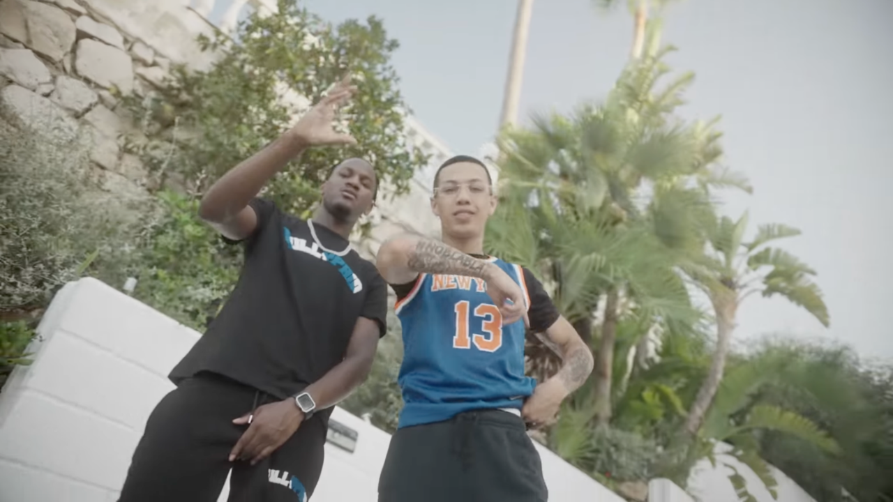 Larry et Negrito débarquent en "FULL VIRGULE"