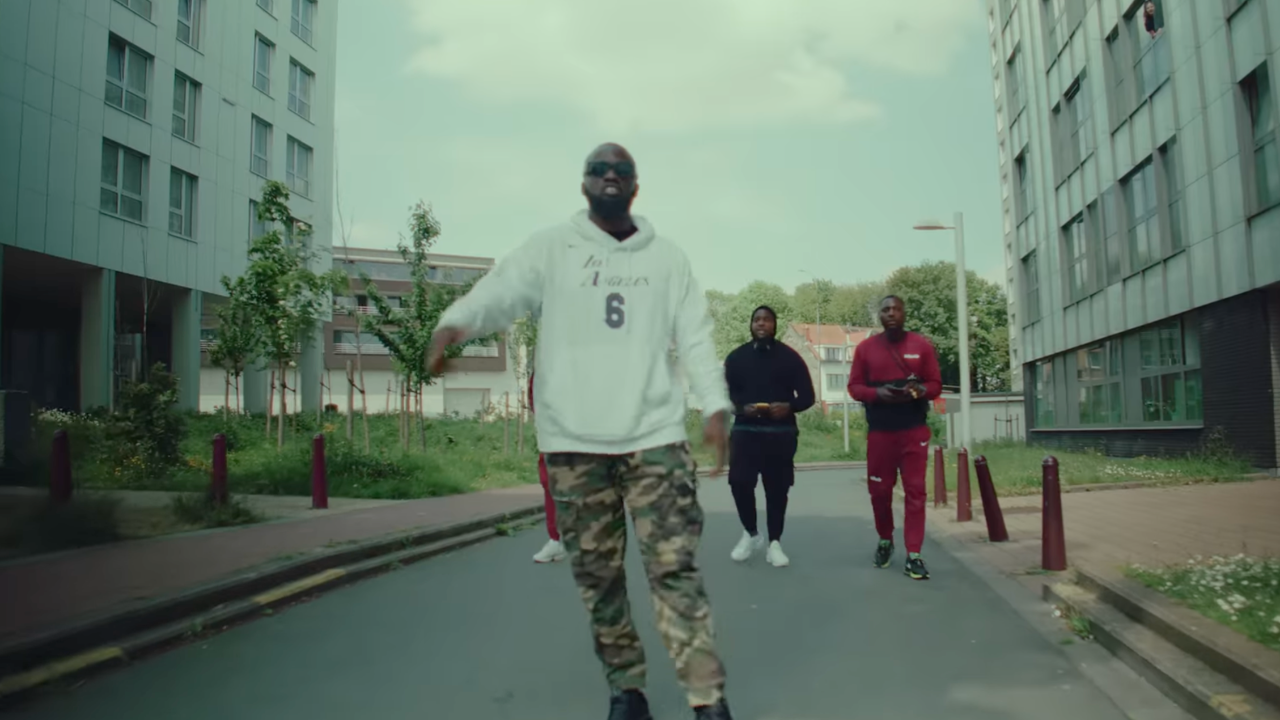 Le Dark dévoile le clip de l'entraînant "Air Max TN"