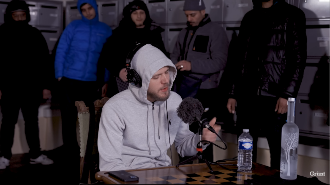 Lesram kicke fort sur son Grünt !