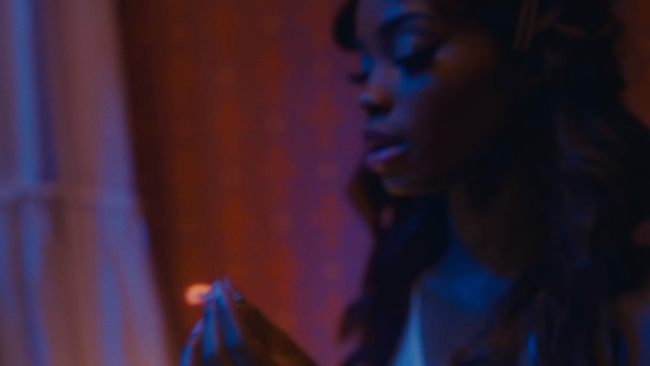 Lila Iké en featuring avec H.E.R. pour "He Loves Us Both" Lila Iké en featuring avec H.E.R. pour "He Loves Us Both"