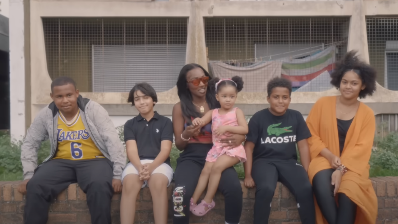 Maha te fait danser avec "Pompier"