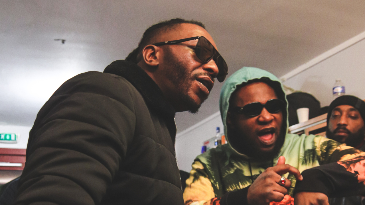 MANNY et STAVO nous donne l'heure en nous dévoilant leur nouveau clip "10h10" ! MANNY et STAVO nous donne l'heure en nous dévoilant leur nouveau clip "10h10" !