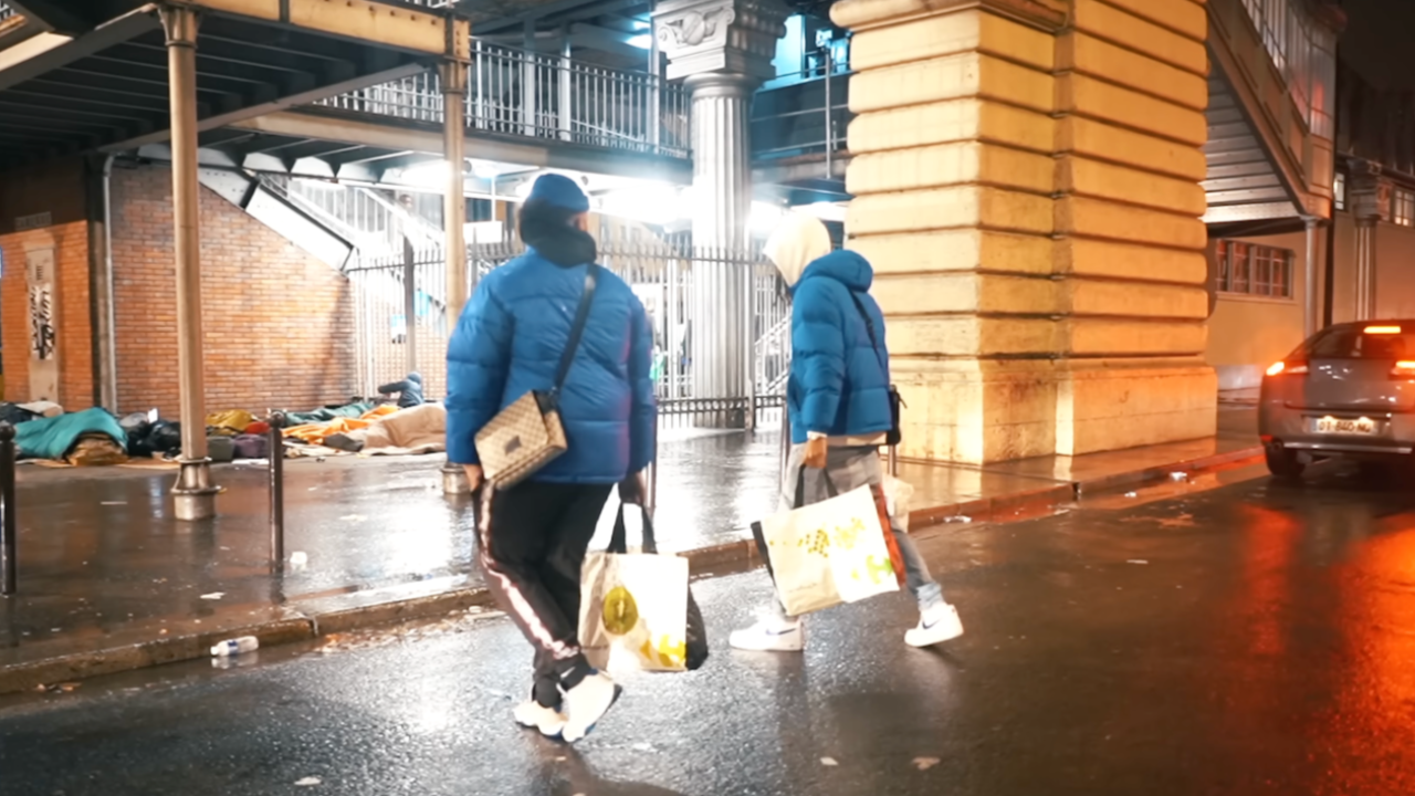 Megaski vient en aide aux plus démunis dans "Cette vie-là"