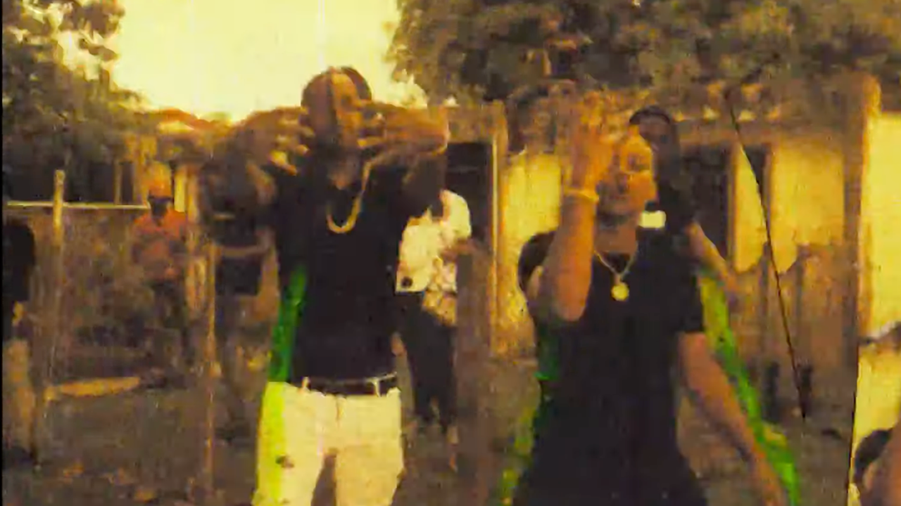 Meryl balance le puissant "Aymeric" avec John Crepy