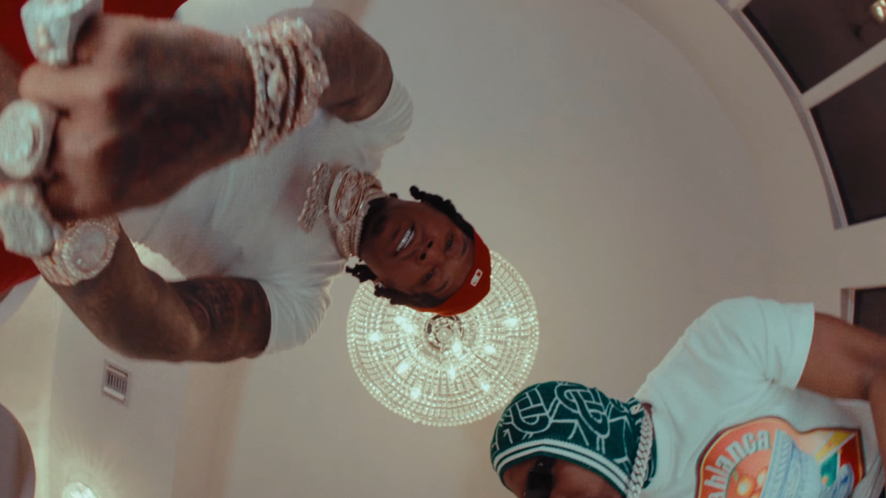 Moneybagg Yo s'éclate dans "Bussin"