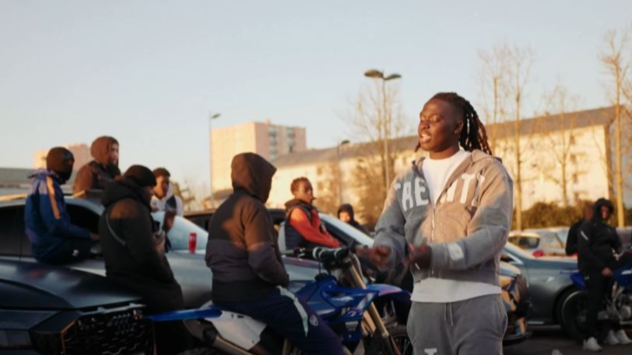 Mortalla arrive en "Full Dior"