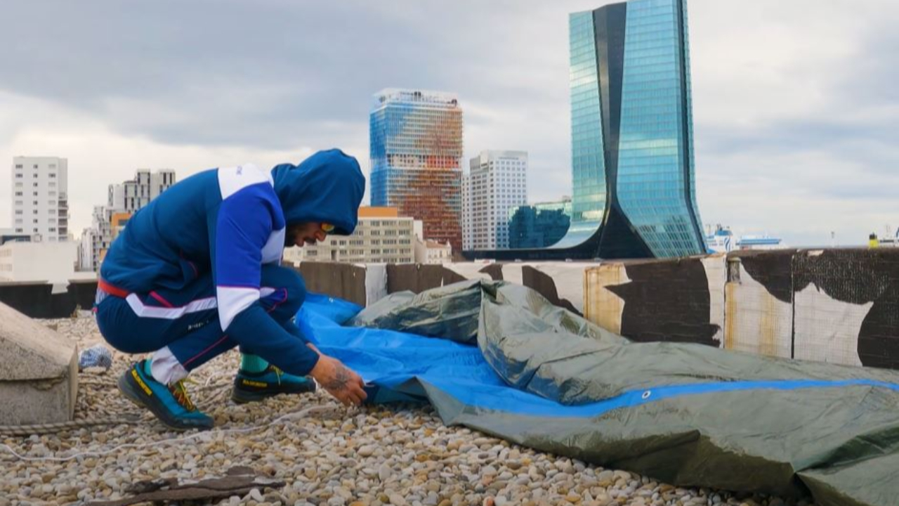 Moubarak annonce son projet avec "J'ai mes raisons"