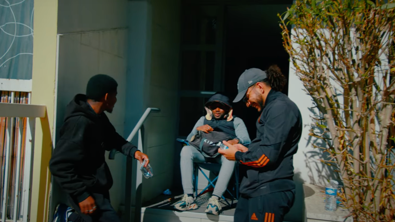 Moubarak est "Loyal" dans son nouveau single