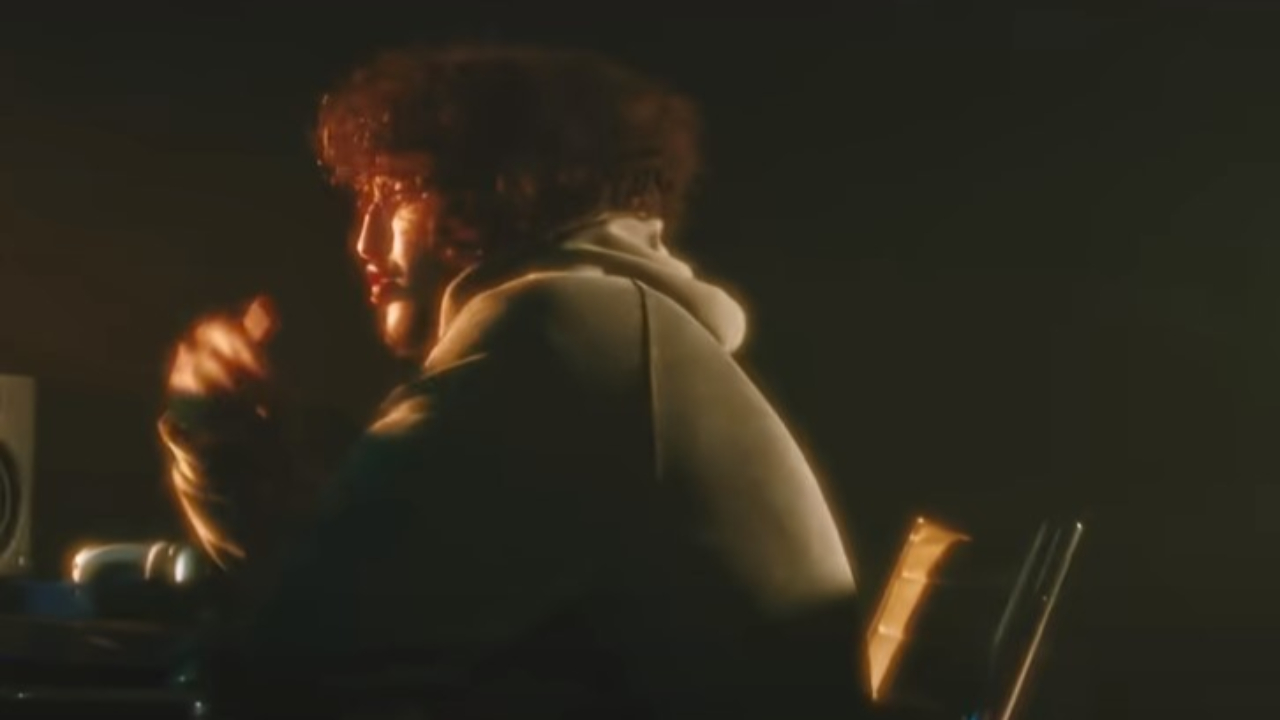 Mougli déterminé dans le clip de "Telle Vie"