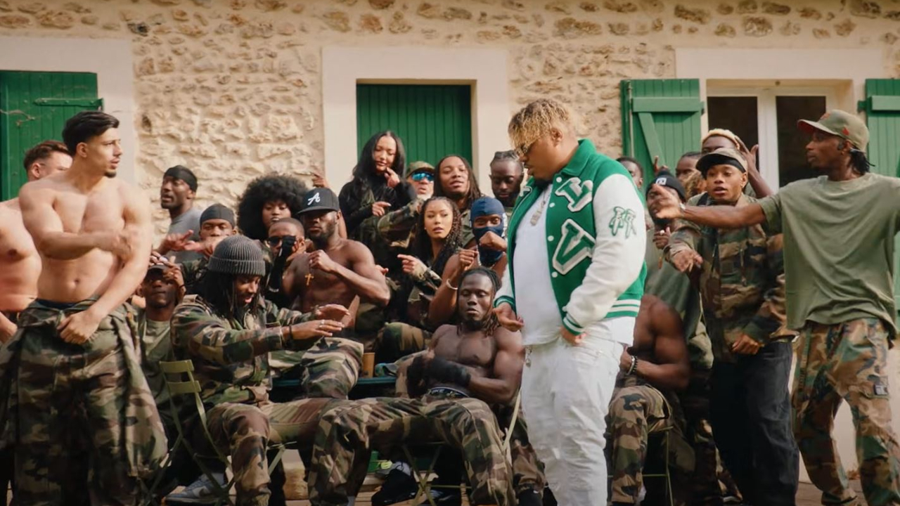 Naza trop drôle dans le clip de "On va" Naza trop drôle dans le clip de "On va"