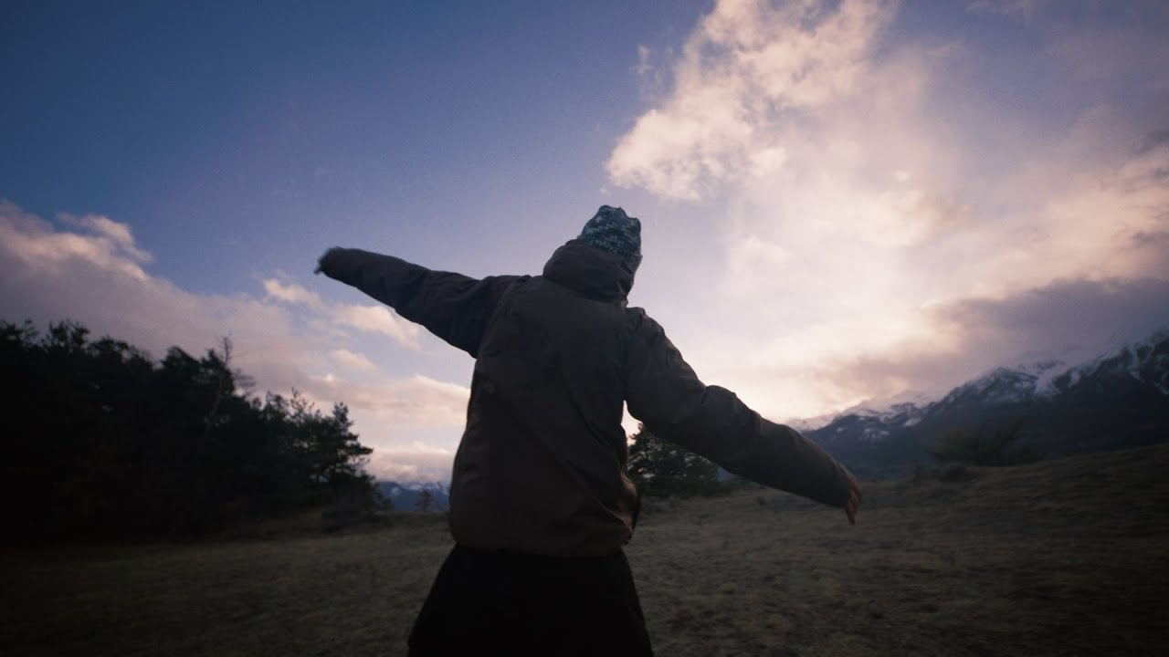NeS dévoile "LE SOURIRE D'UNE TOMBE"