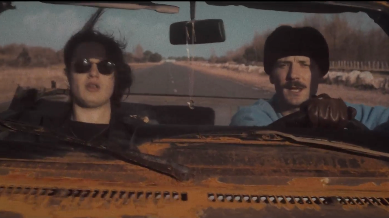Peet en road-trip avec Artÿ dans "Motel 8"